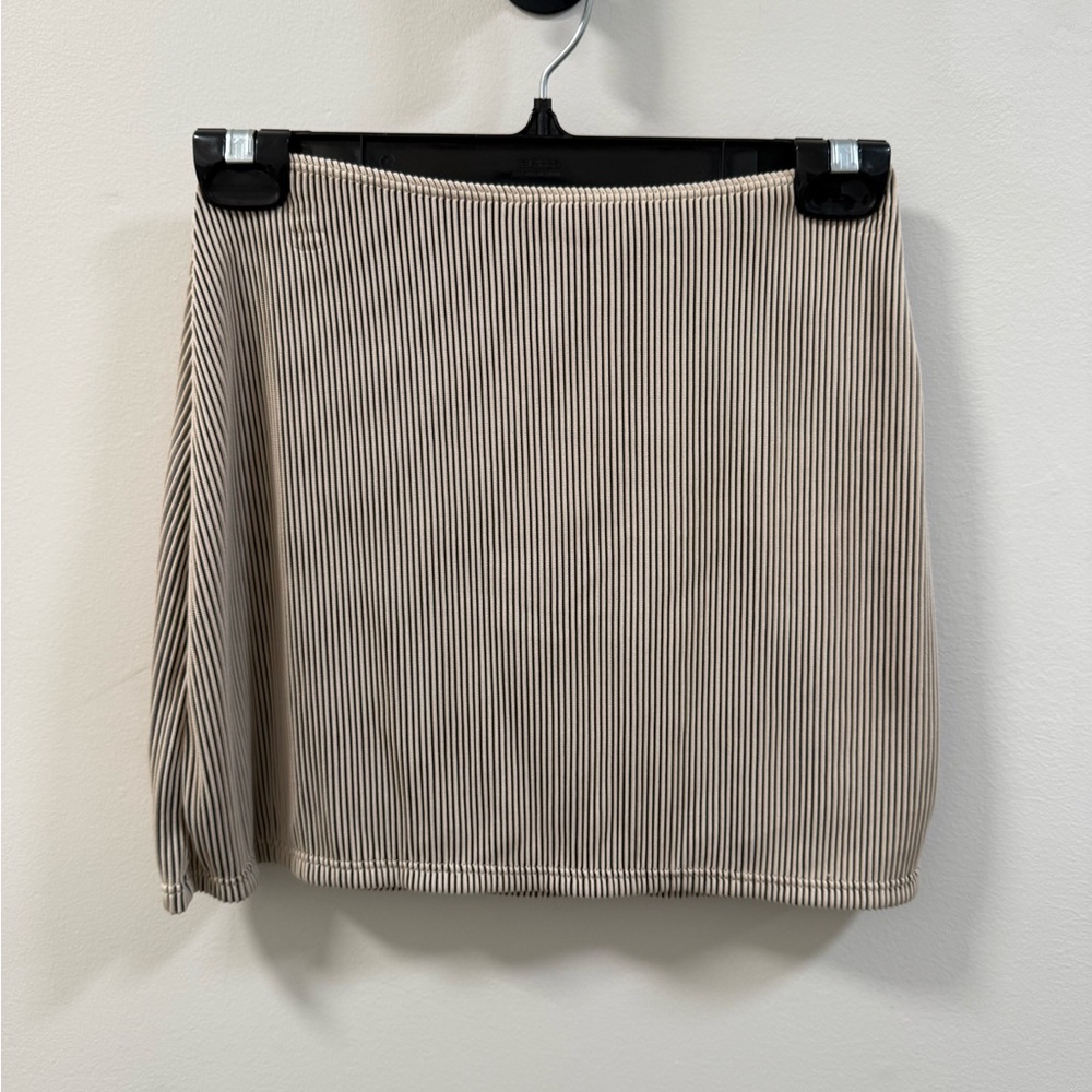 SHEIN Cream Ribbed Mini Skirt - Picture 3 of 5